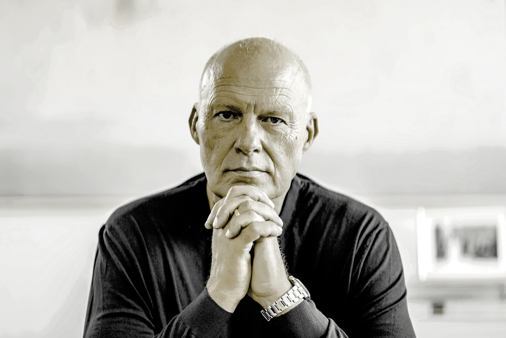Professor Michael Nagel Hannoveraner Rechtsanwalt nachdenkliches Portrait bedeutendste Fälle Wirtschaftsrecht
