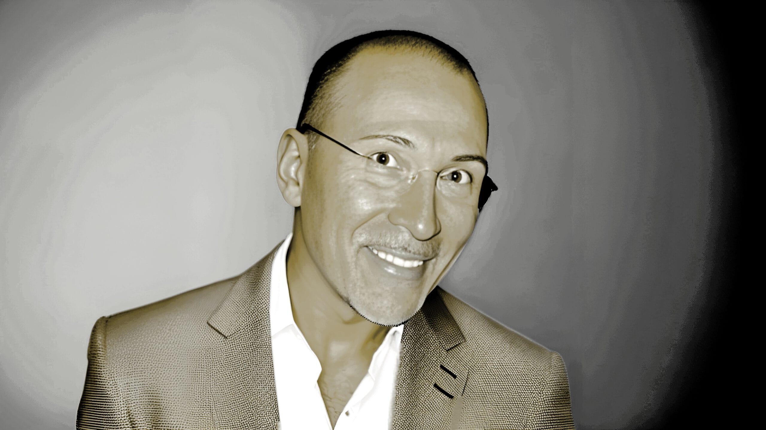 Robert Stein unabhängiger Journalismus Portrait - Aufklärer mit Brille im Anzug für Frieden